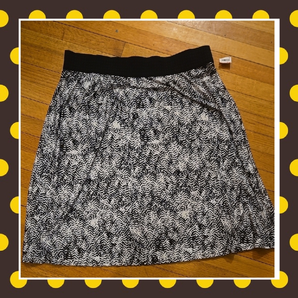 Nwt robert louis Stylish Black and White Skirt size 3x